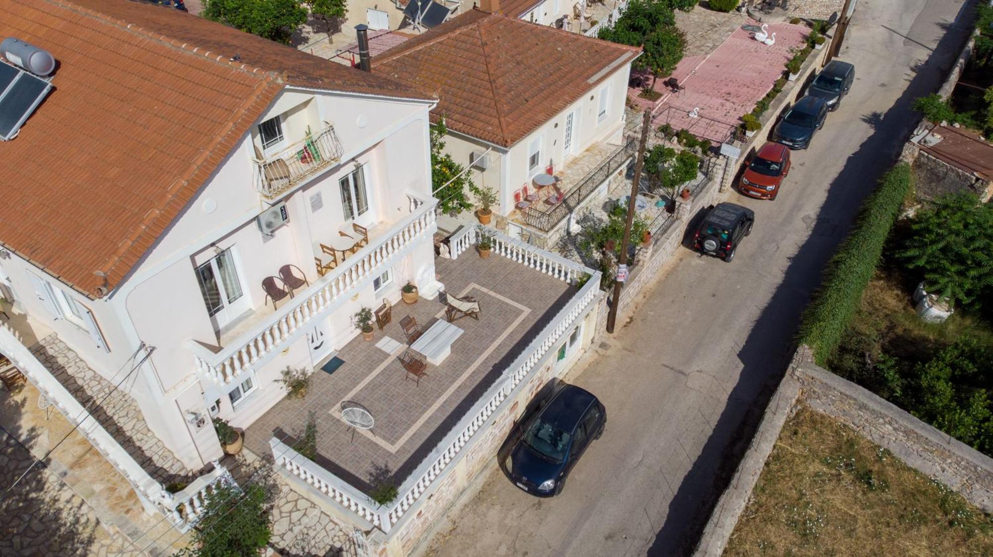 Koukouapartments & Ithaka