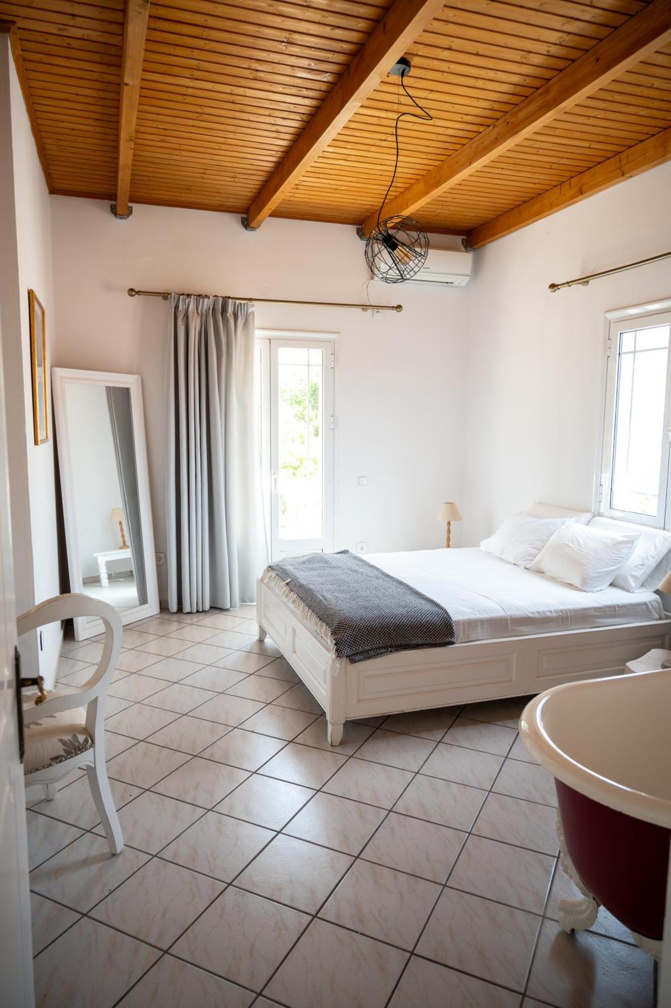 Koukouapartments & Vathy (Ithaca)
