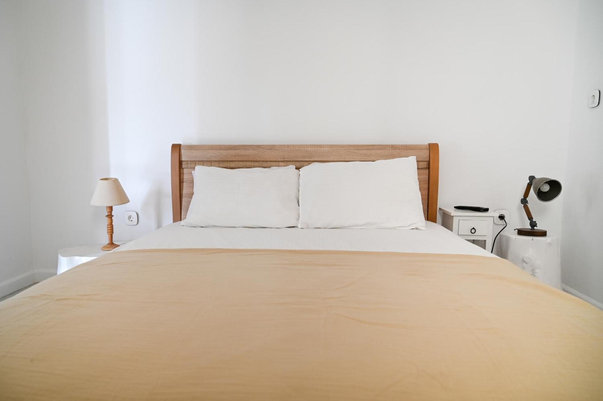 Koukouapartments & *